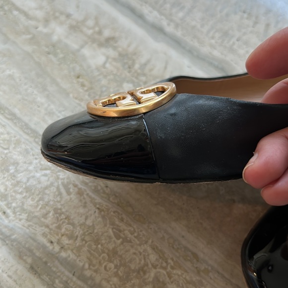 COPY - Tory Burch, two-tone, black, leather flats - Picture 2 of 4